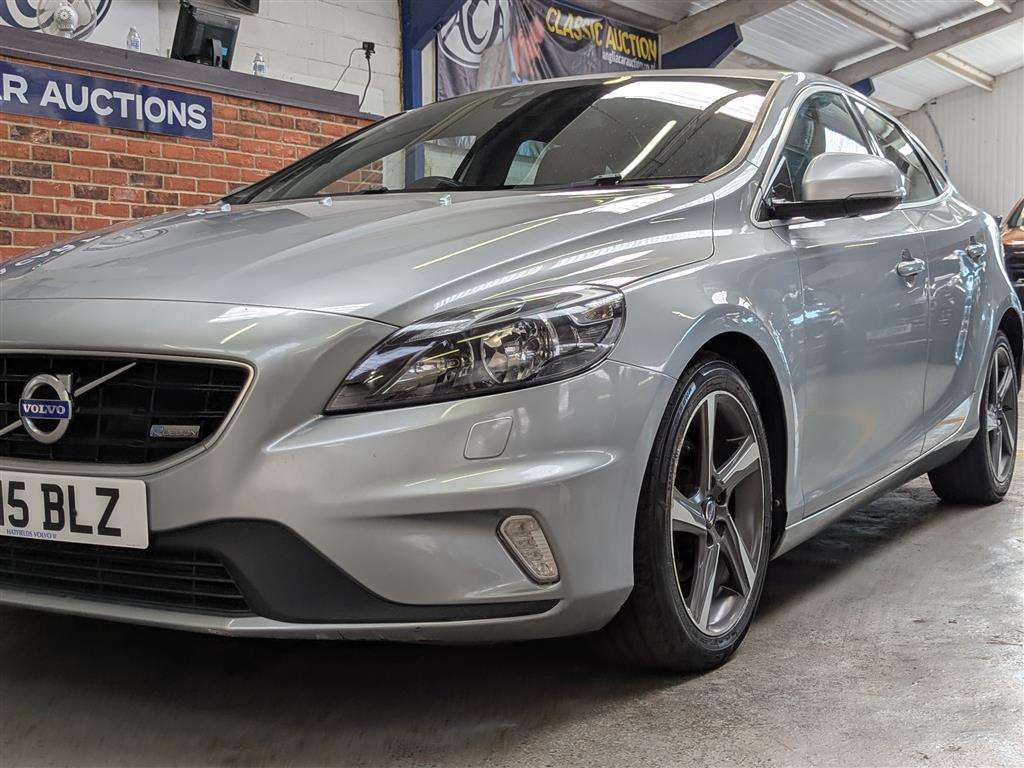 <p>2015 VOLVO V40 R-DESIGN NAV D2</p>
