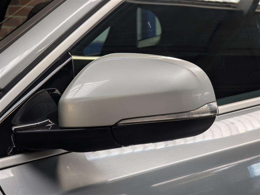 <p>2015 VOLVO V40 R-DESIGN NAV D2</p>