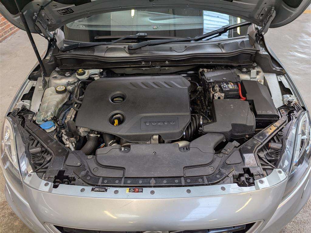 <p>2015 VOLVO V40 R-DESIGN NAV D2</p>