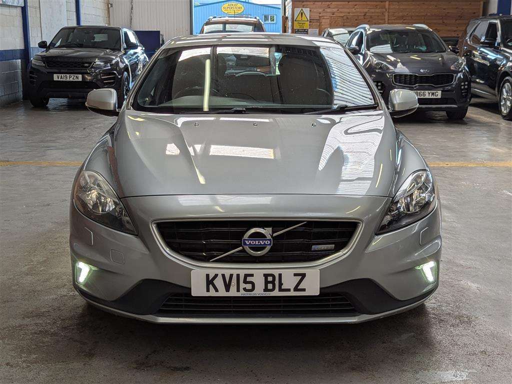 <p>2015 VOLVO V40 R-DESIGN NAV D2</p>