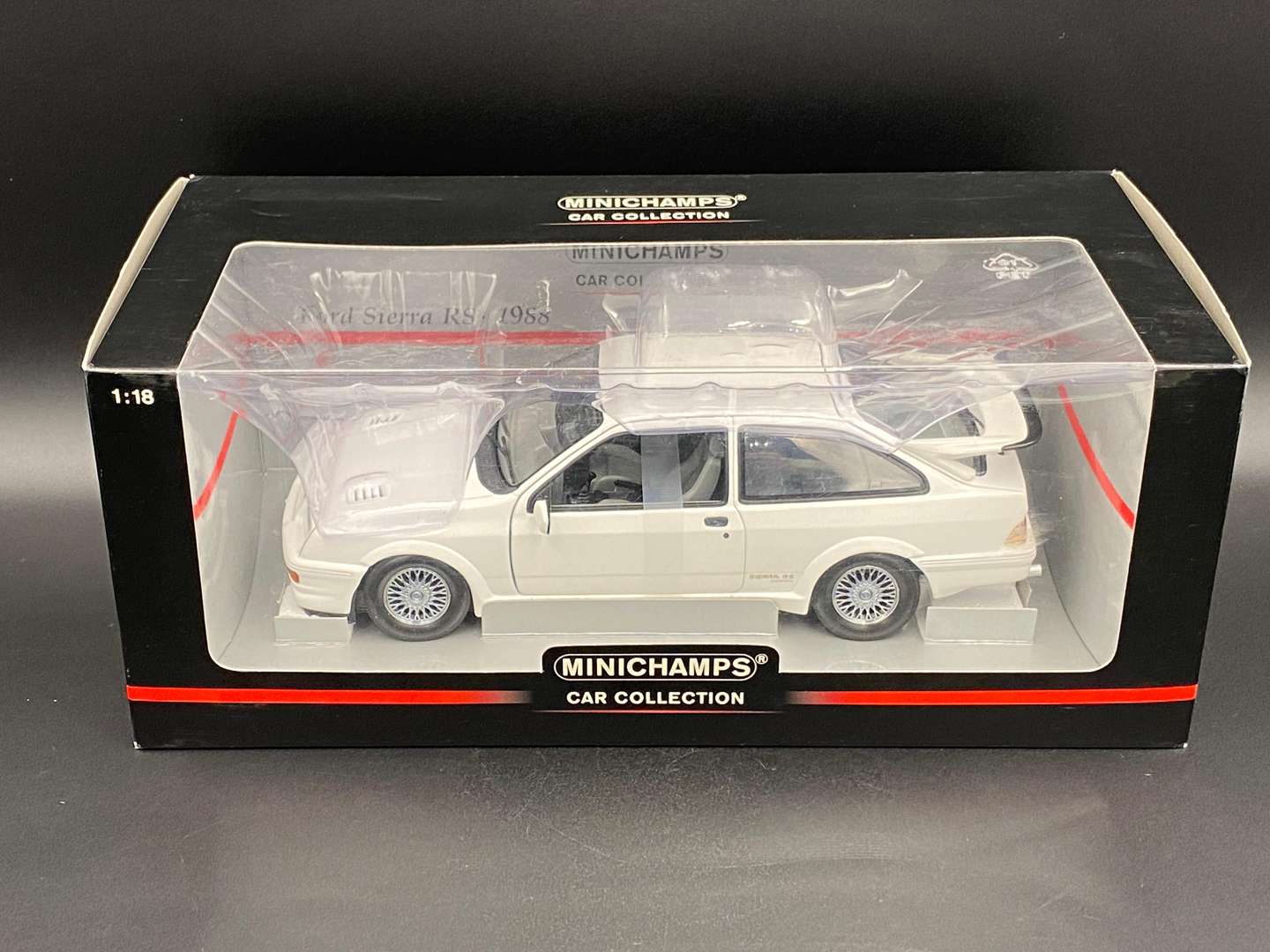 <p>MINICHAMPS, FORD SIERRA RS 1988, 1:18 Scale,</p>