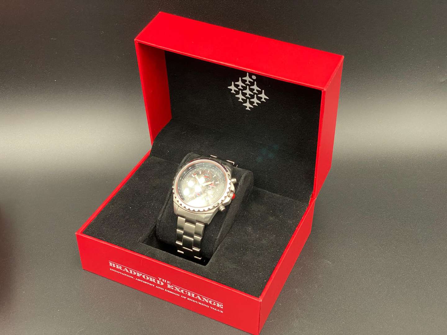 <p>BRADFORD EXCHANGE, RED ARROWS, WRISTWATCH</p>