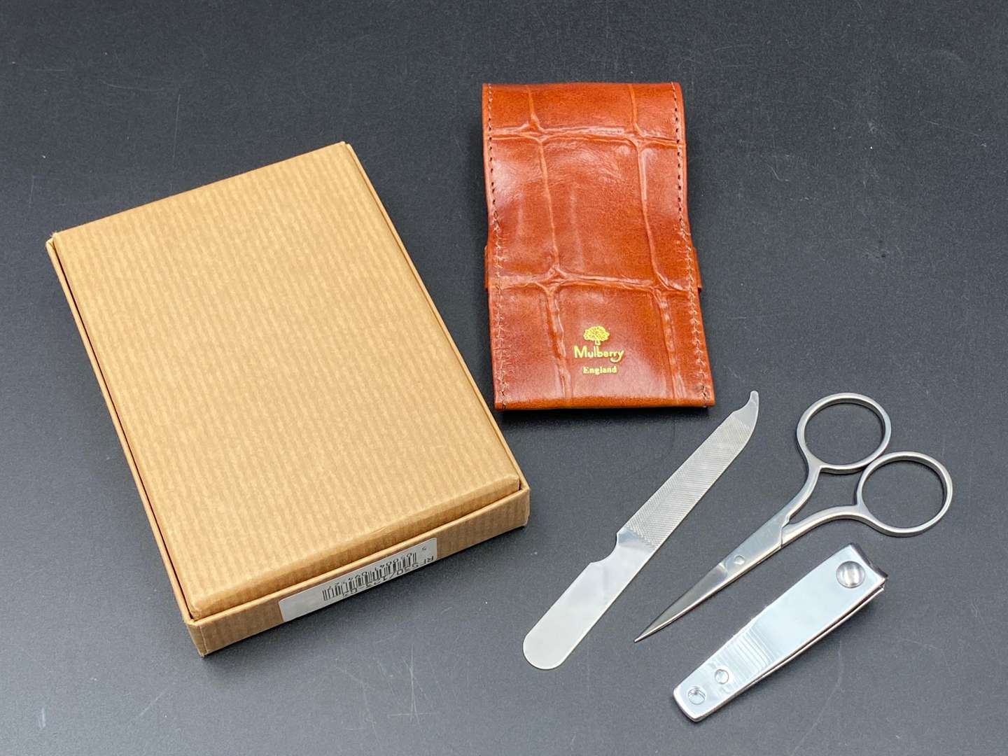 <p>MULBERRY, LEATHER PURSE AND MANICURE SET, BOXED</p>