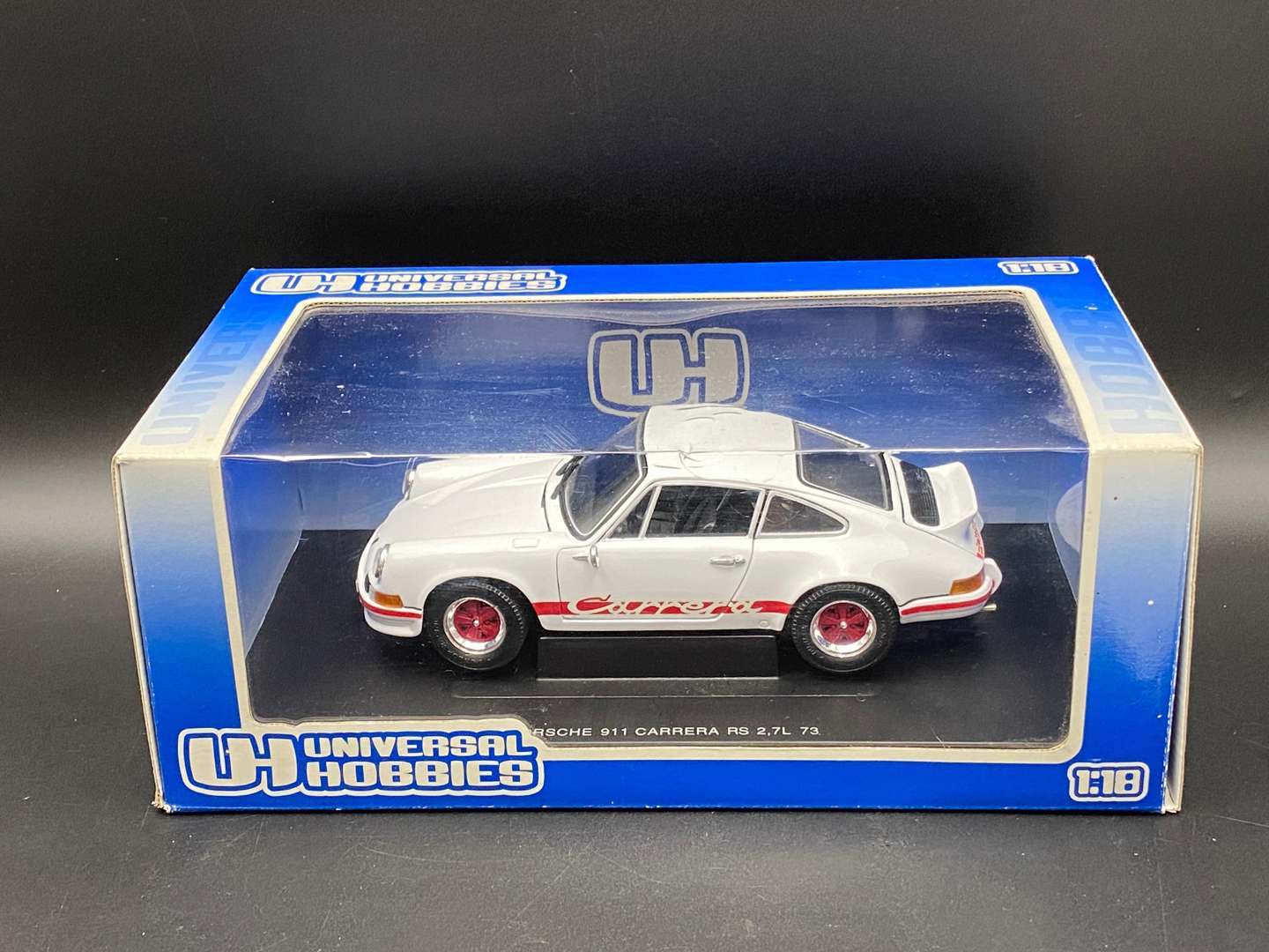 <p>UNIVERSAL HOBBIES, PORSCHE 911, 1:18</p>