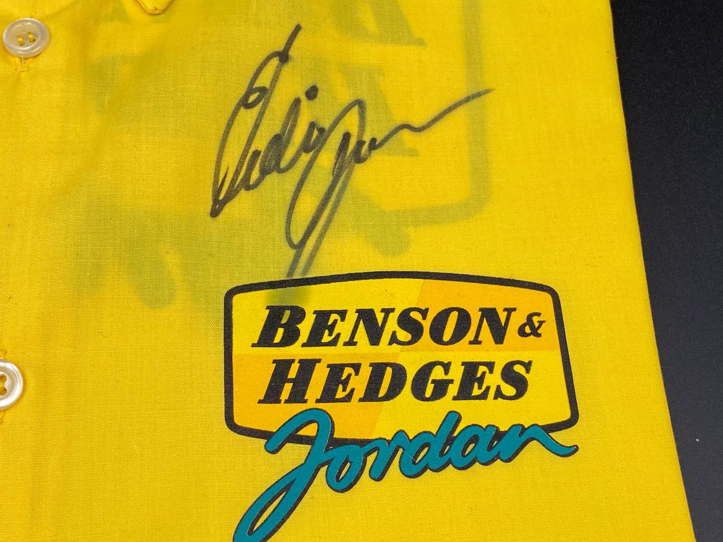 <p>VINTAGE TEAM JORDAN RACING SIGNED SHIRT</p>