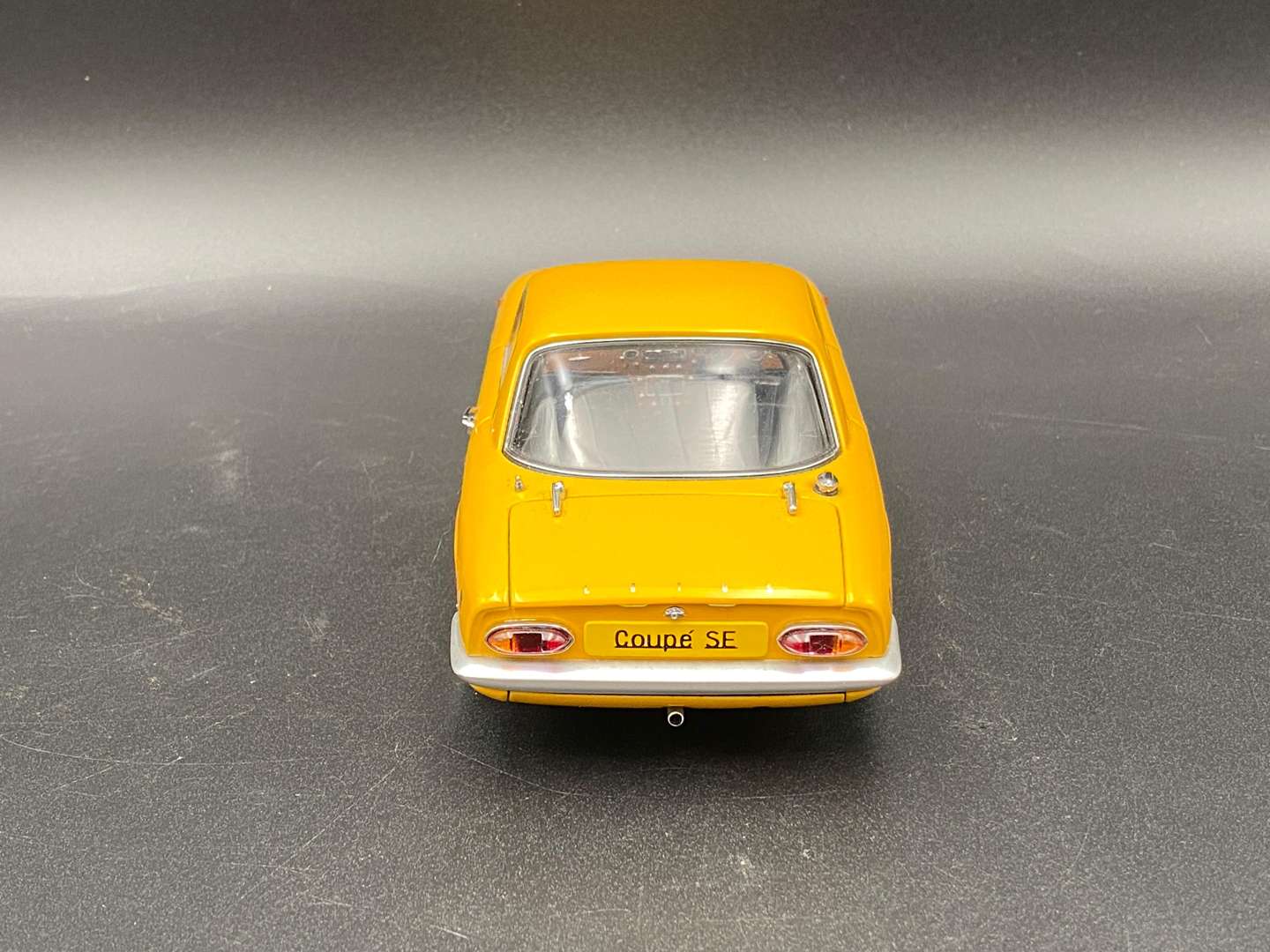 <p>AUTOART MILLENIUM, LOTUS ELAN, 1:18</p>
