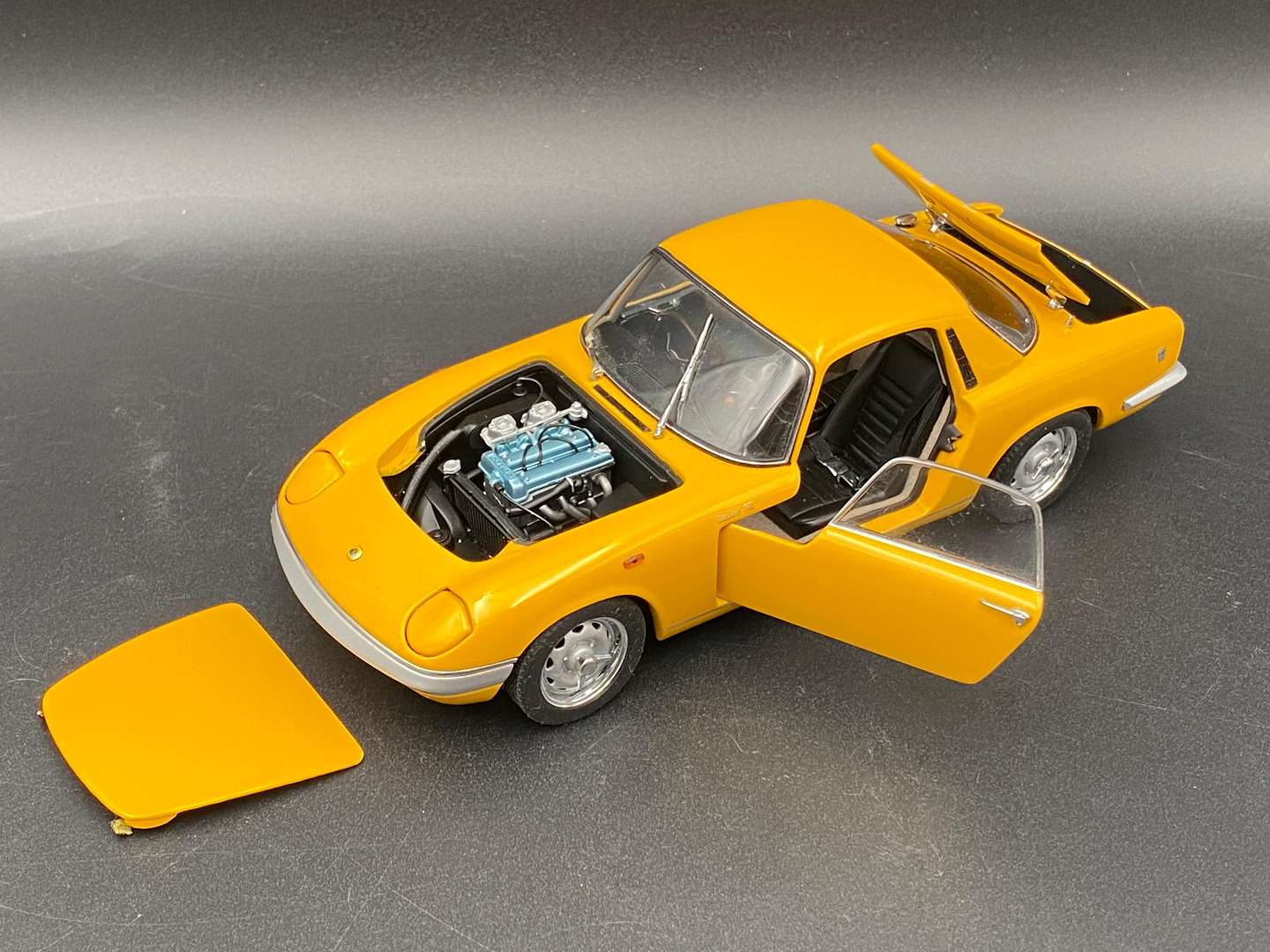<p>AUTOART MILLENIUM, LOTUS ELAN, 1:18</p>