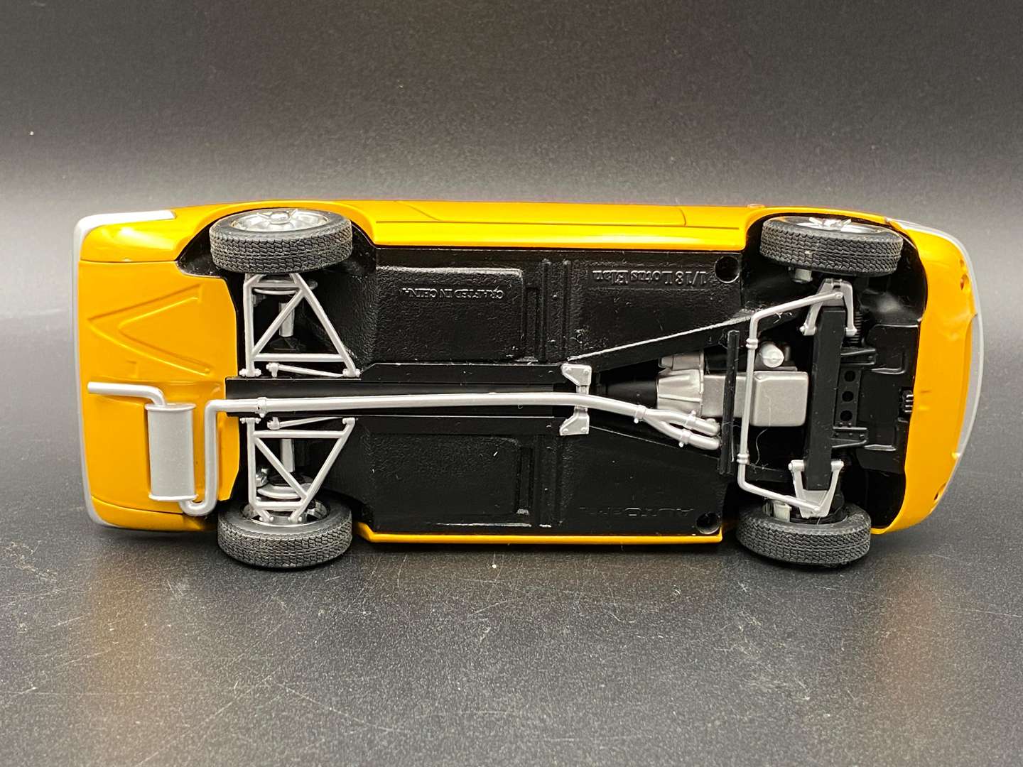 <p>AUTOART MILLENIUM, LOTUS ELAN, 1:18</p>