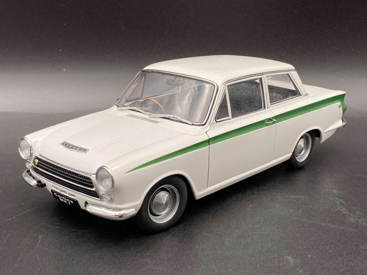 <p>AUTOART MILLENIUM, LOTUS CORTINA, 1:18</p>