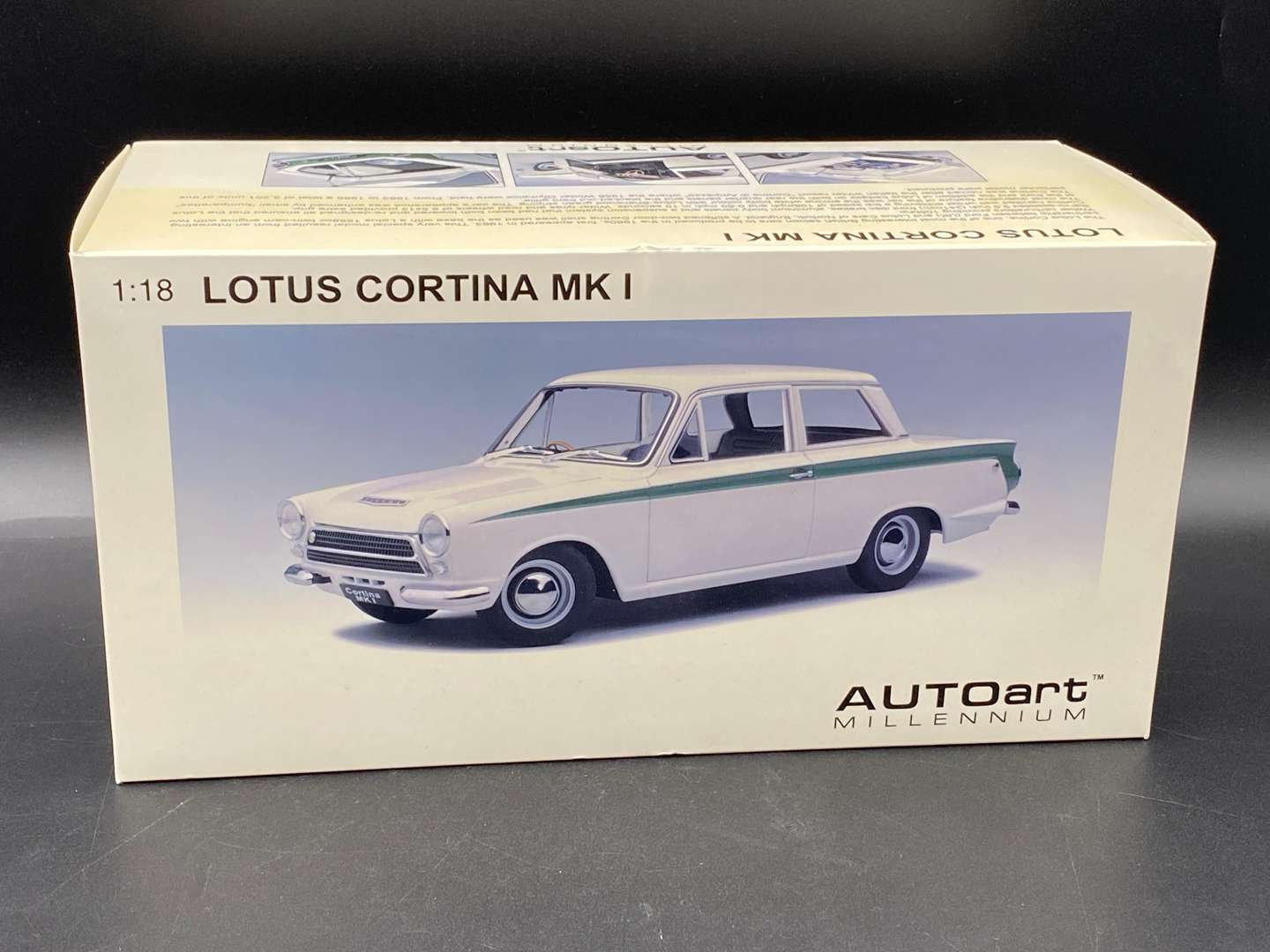<p>AUTOART MILLENIUM, LOTUS CORTINA, 1:18</p>