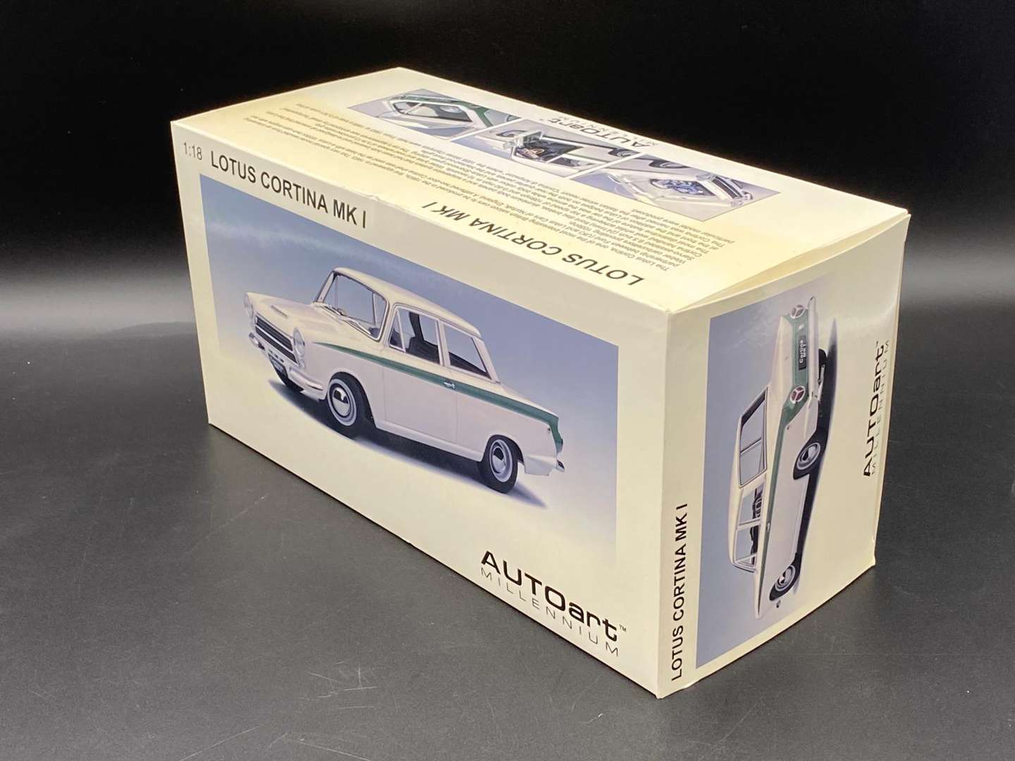 <p>AUTOART MILLENIUM, LOTUS CORTINA, 1:18</p>