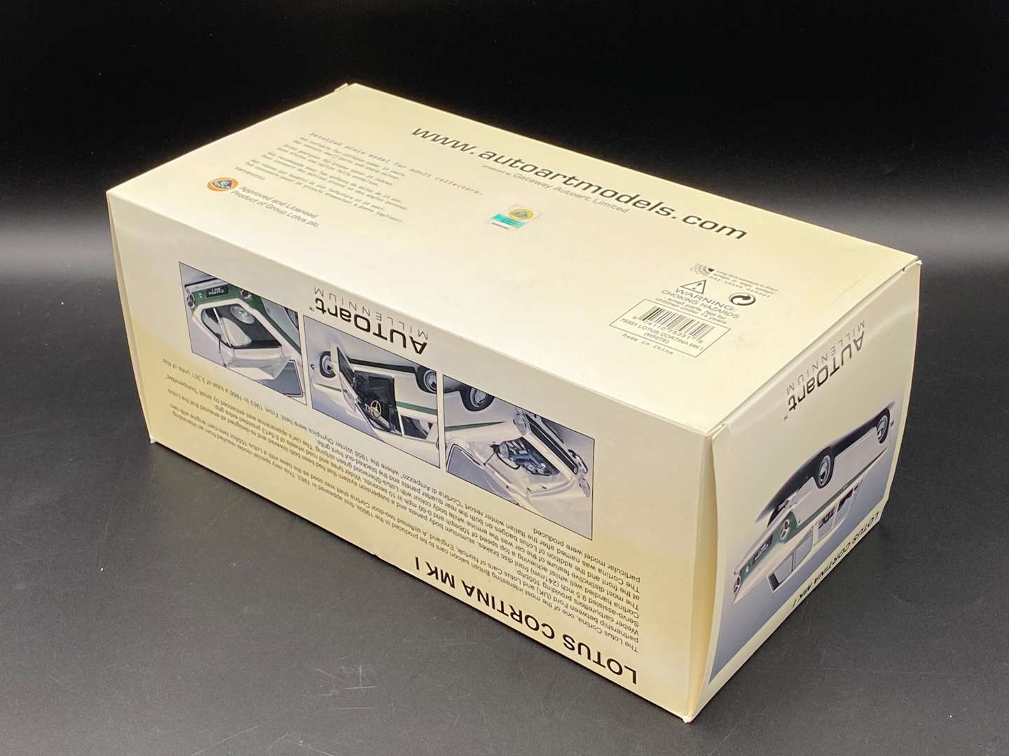 <p>AUTOART MILLENIUM, LOTUS CORTINA, 1:18</p>