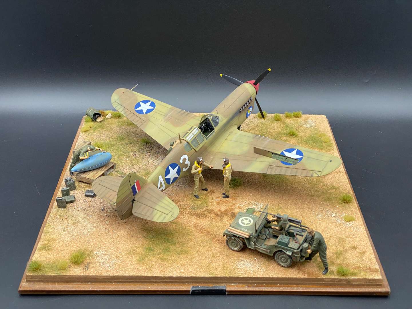 <p>DIORAMA FEATURING GRUMMAN TBM-3 AVENGER, USNAVY</p>
