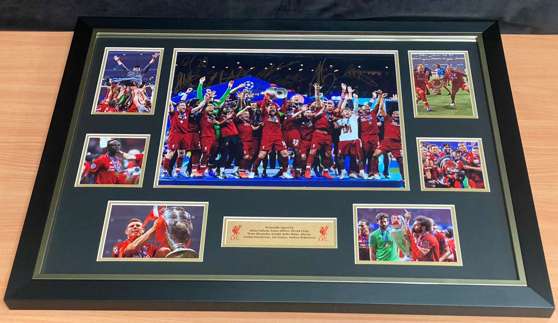 <p>LIVERPOOL F.C. MULTI SIGNED & FRAMED PHOTOGRAPH</p>