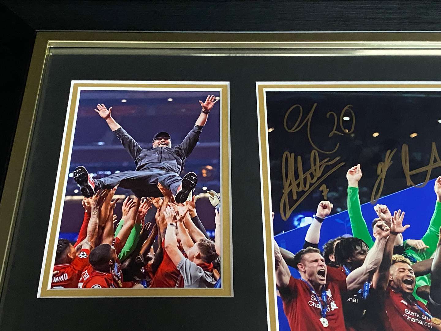 <p>LIVERPOOL F.C. MULTI SIGNED & FRAMED PHOTOGRAPH</p>