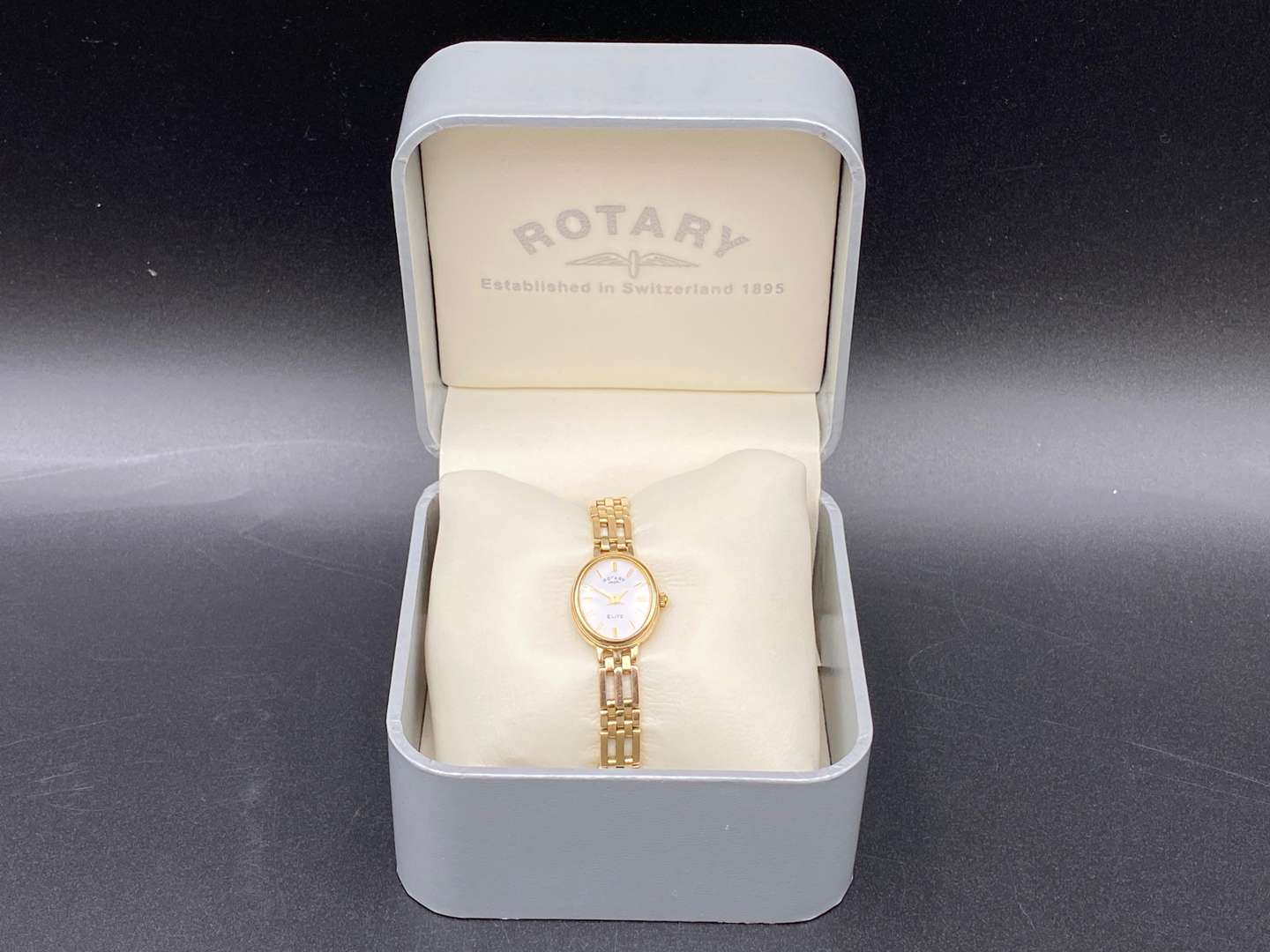 <p>ROTARY 9CT GOLD WRISTWATCH AND BOX</p>