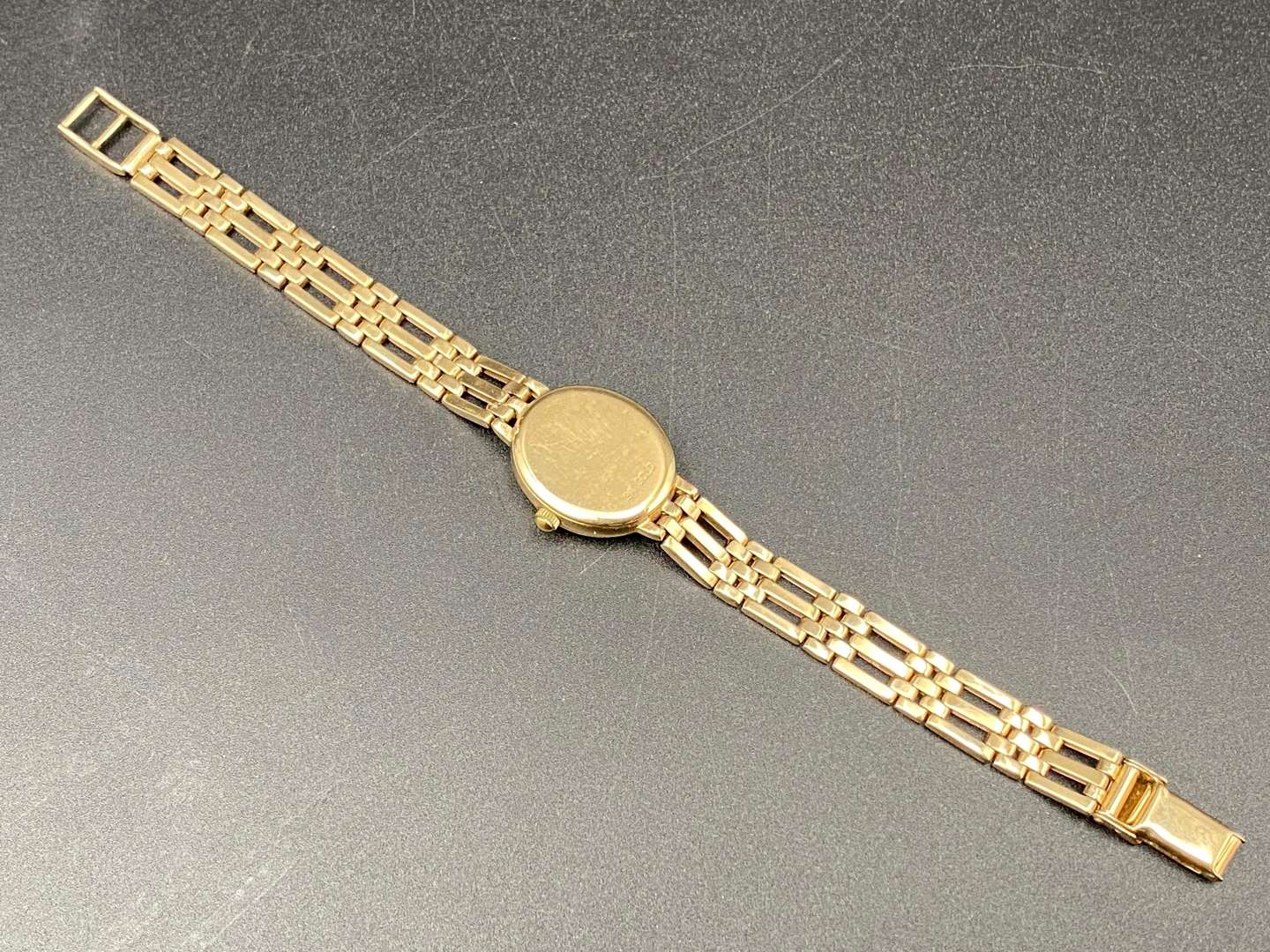 <p>ROTARY 9CT GOLD WRISTWATCH AND BOX</p>