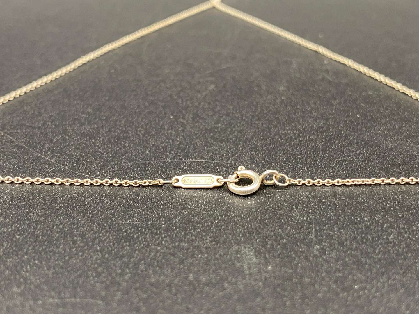 <p>TIFFANY, .925 HEART LOCK PENDANT AND CHAIN.</p>