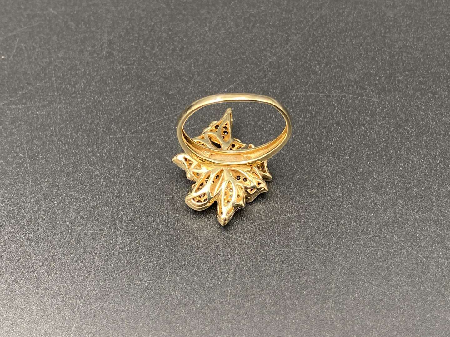 <p>GEM SET DRESS RING</p>