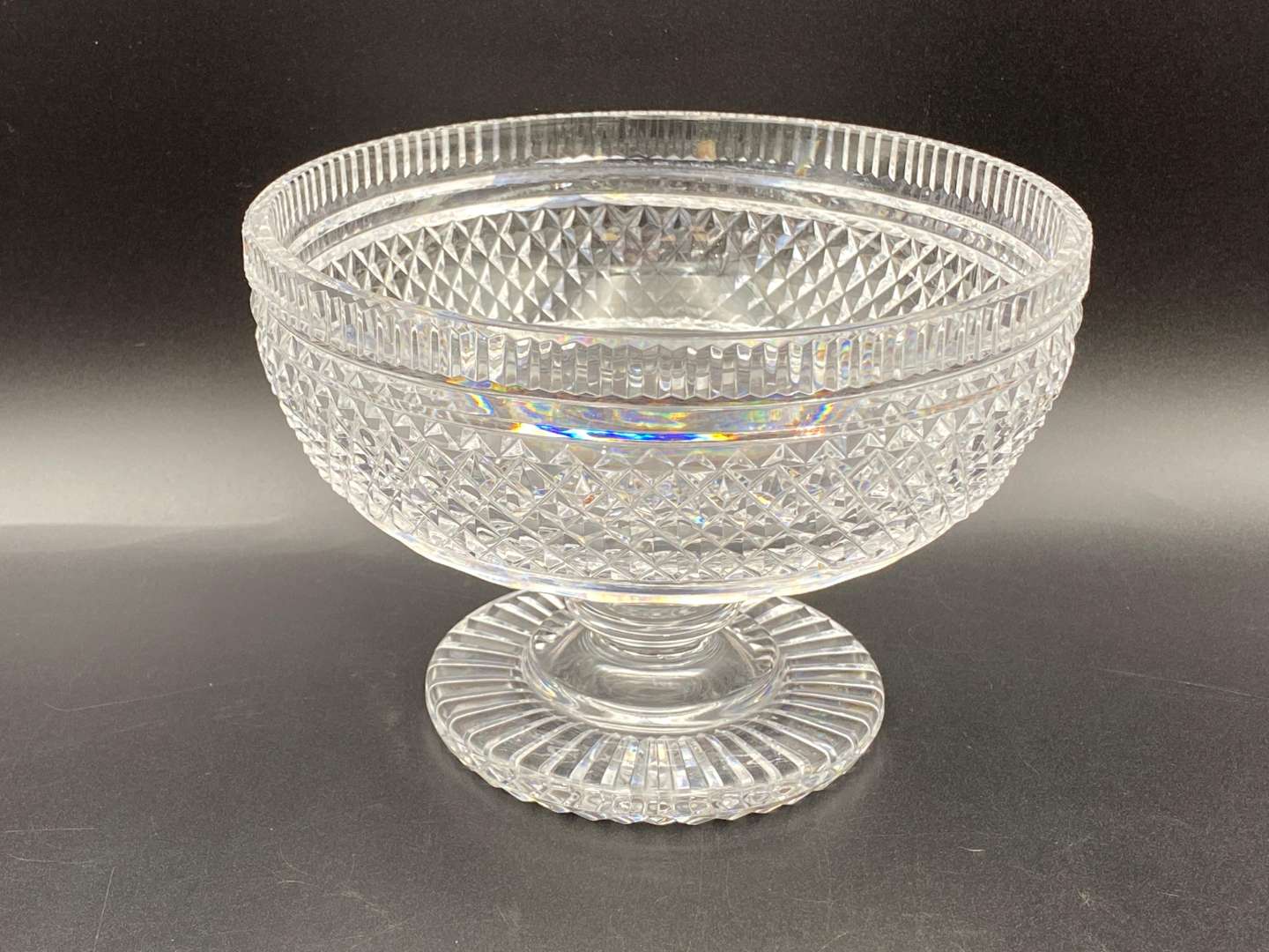 <p>WATERFORD CRYSTAL &nbsp;FOOTED BOWL</p>
