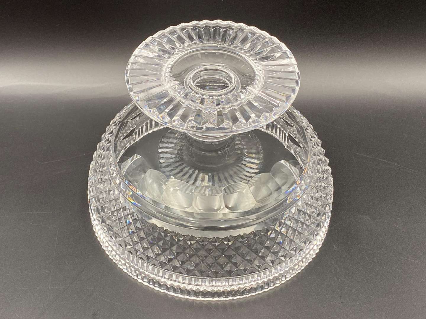 <p>WATERFORD CRYSTAL &nbsp;FOOTED BOWL</p>