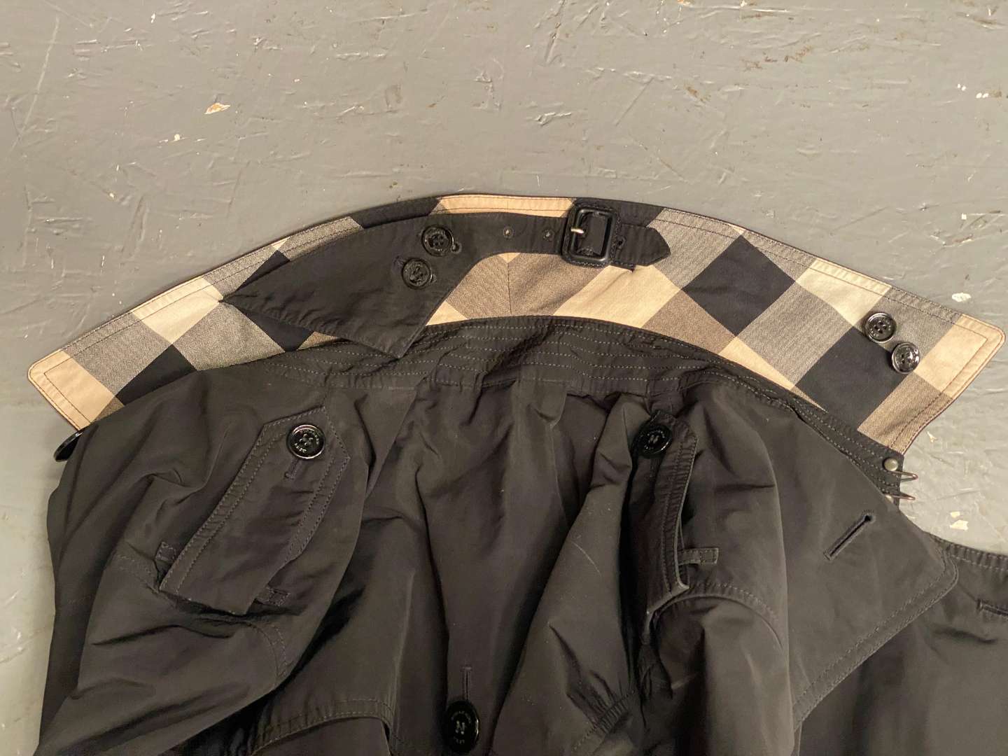 <p>&nbsp;BURBERRY BRIT, UK(12)</p>