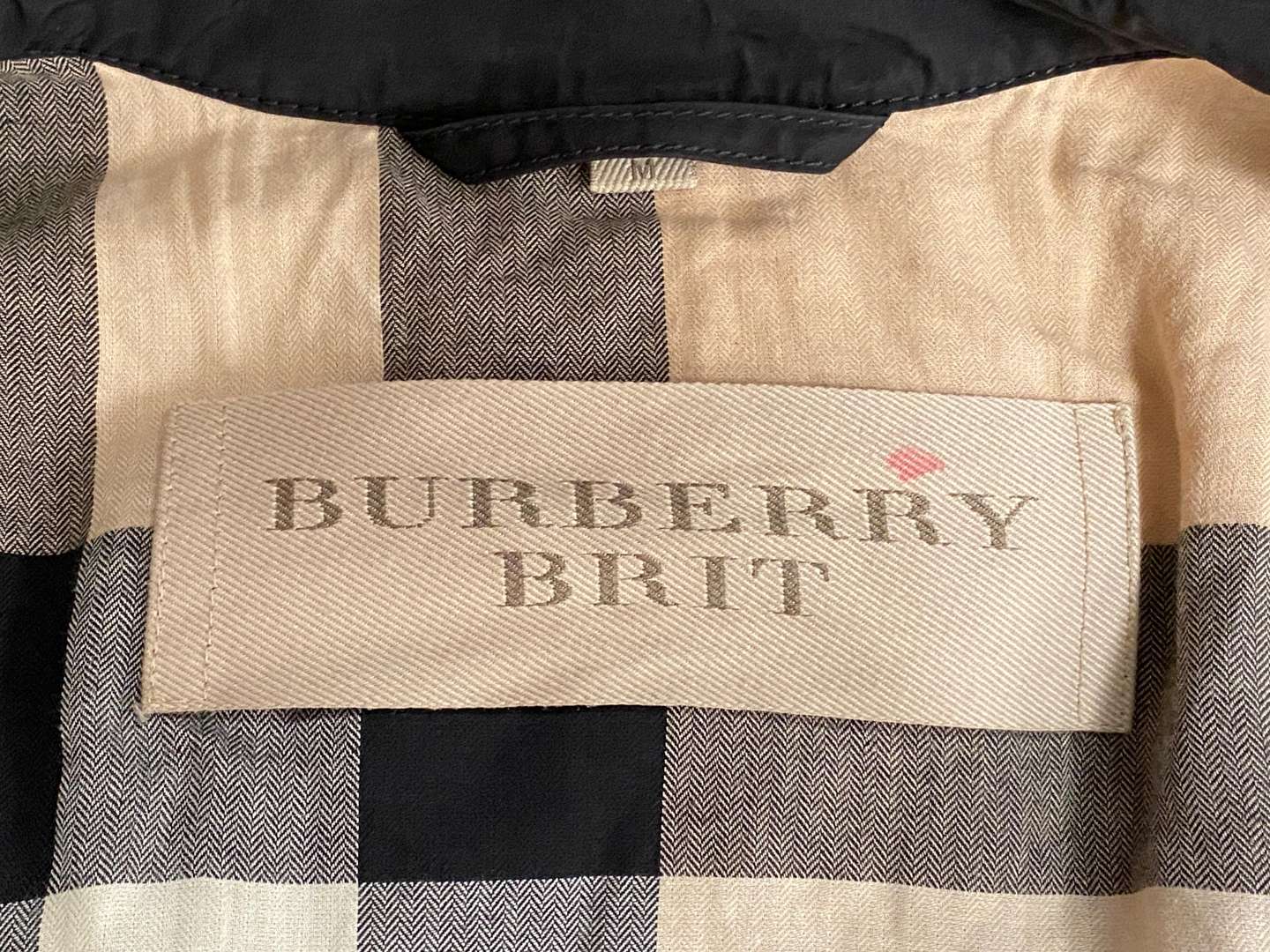 <p>&nbsp;BURBERRY BRIT, UK(12)</p>