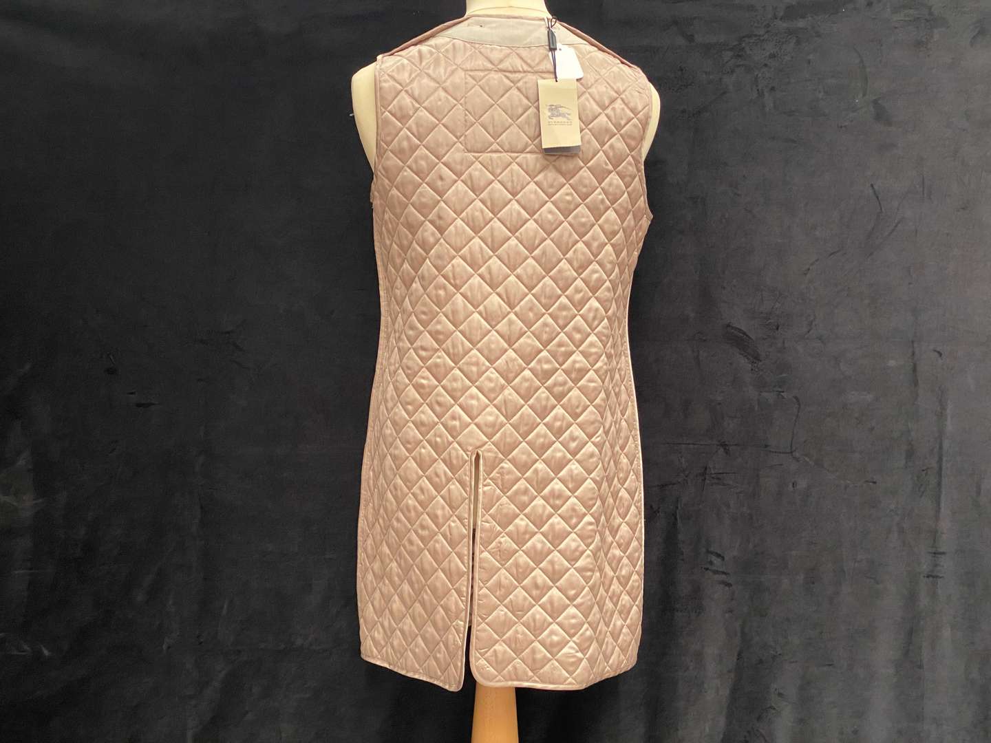 <p>BURBERRY COAT LINER, UK (10)</p>