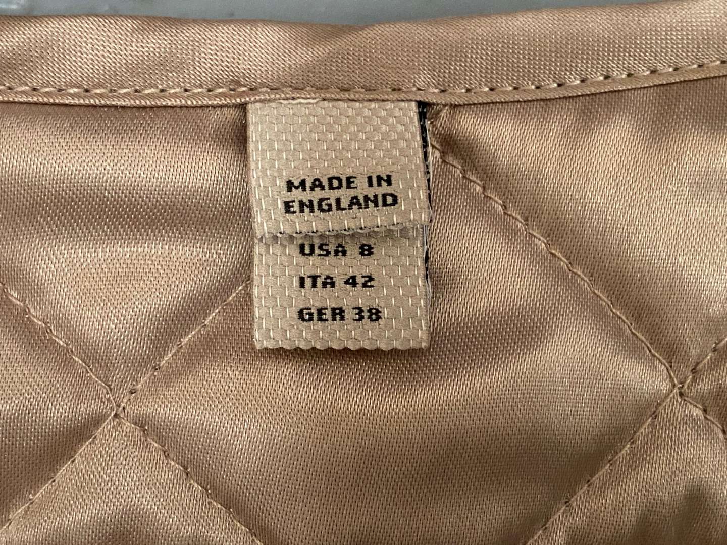 <p>BURBERRY COAT LINER, UK (10)</p>