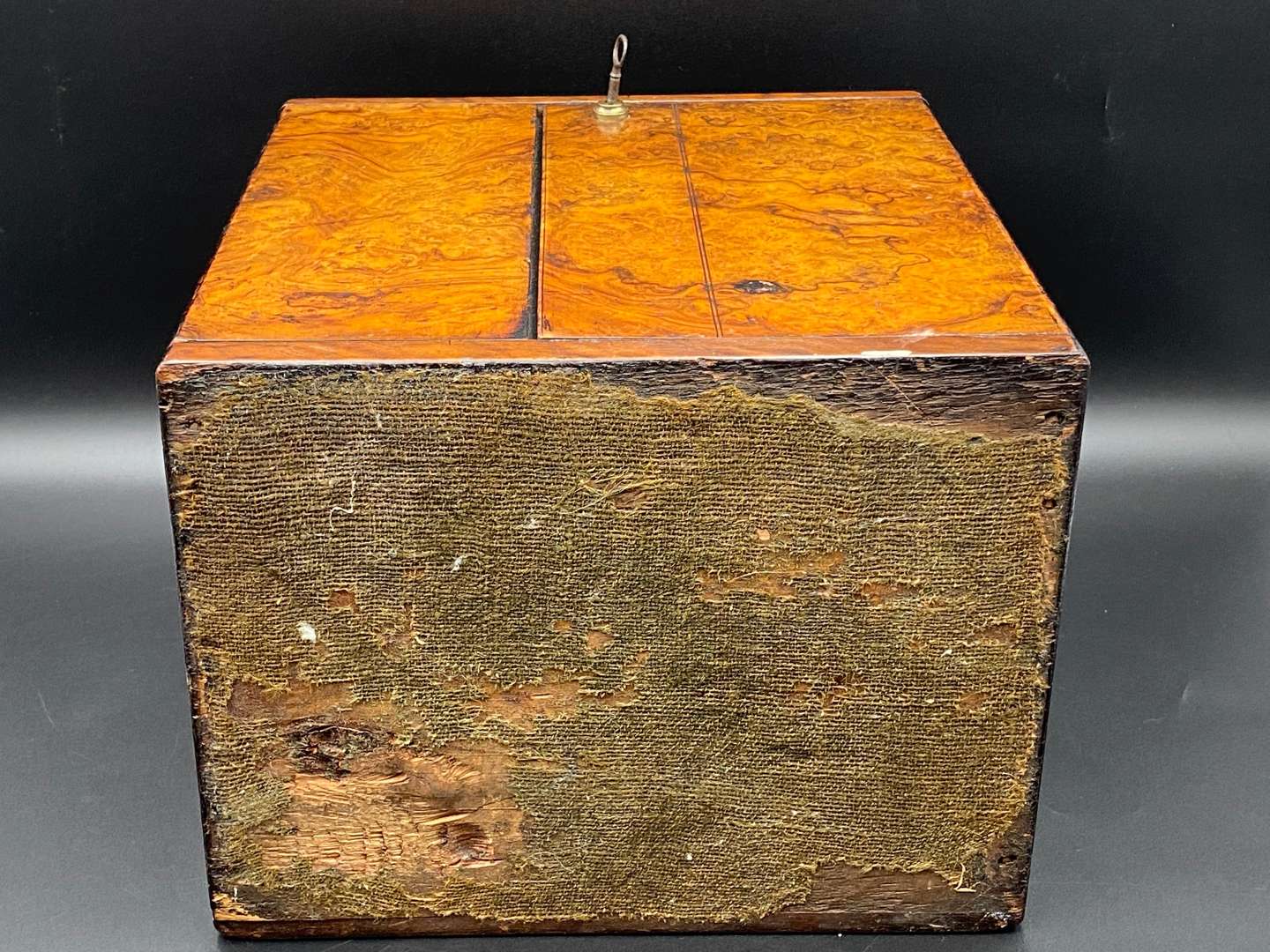 <p>VICTORIAN WALNUT COLLECTORS CABINET</p>