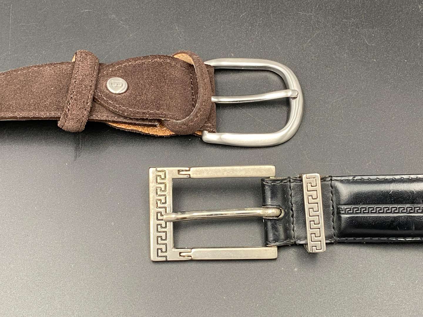<p>2 VARIOUS DRESS BELTS (2)</p>