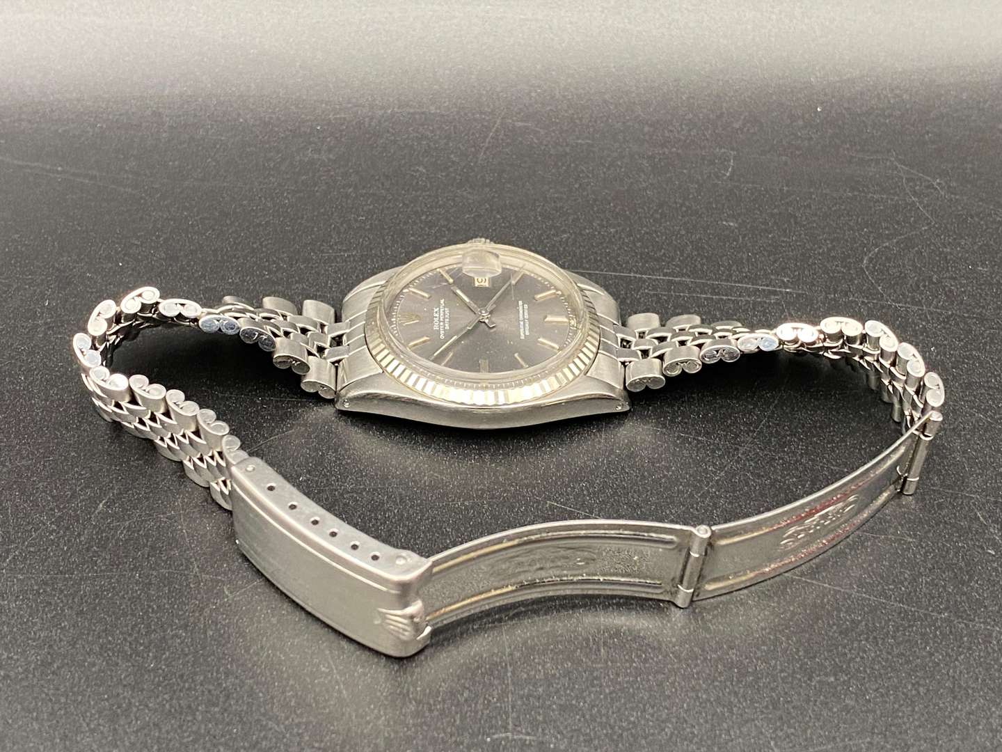 <p>ROLEX, &nbsp;DATEJUST, STAINLESS STEEL WRISTWATCH, REF 1601, SERIAL No 2344298</p>
