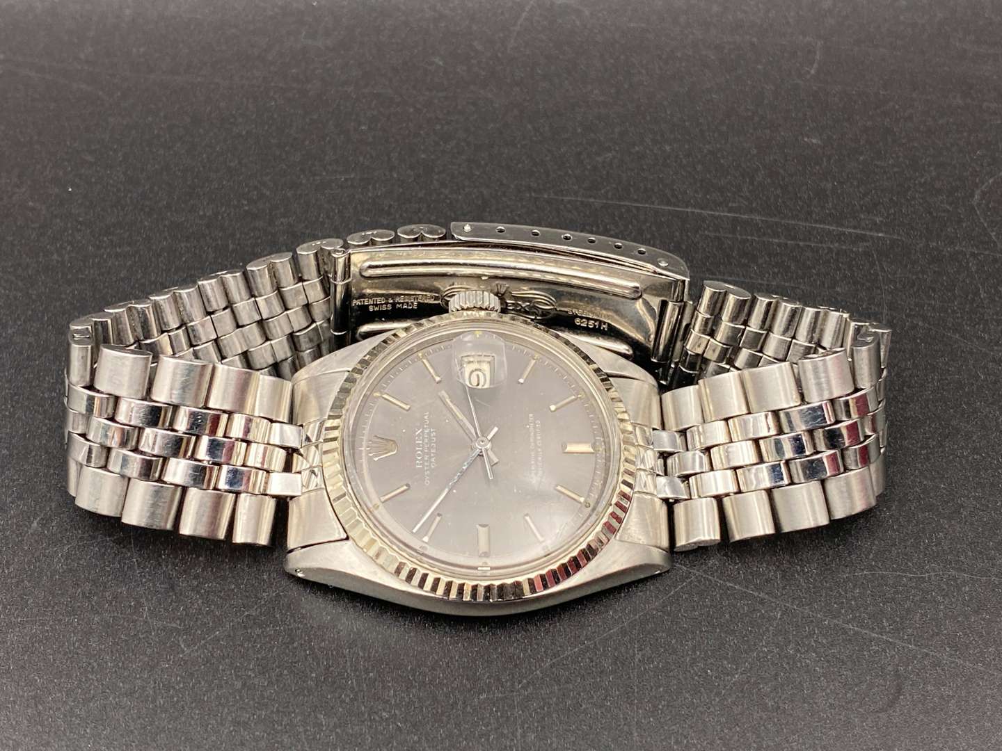 <p>ROLEX, &nbsp;DATEJUST, STAINLESS STEEL WRISTWATCH, REF 1601, SERIAL No 2344298</p>