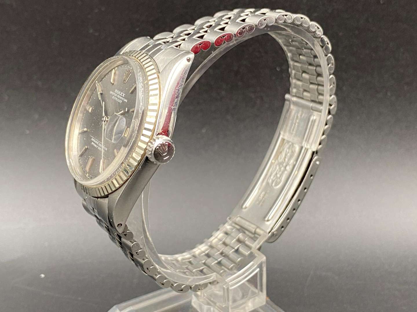 <p>ROLEX, &nbsp;DATEJUST, STAINLESS STEEL WRISTWATCH, REF 1601, SERIAL No 2344298</p>