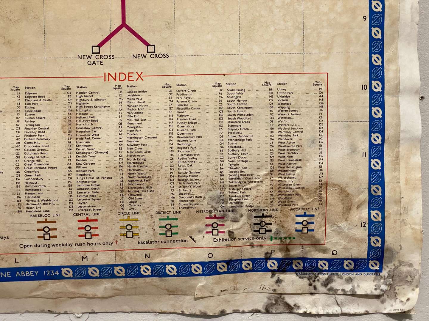 <p>MID 20th CENTURY LONDON UNDERGROUND MAP</p>