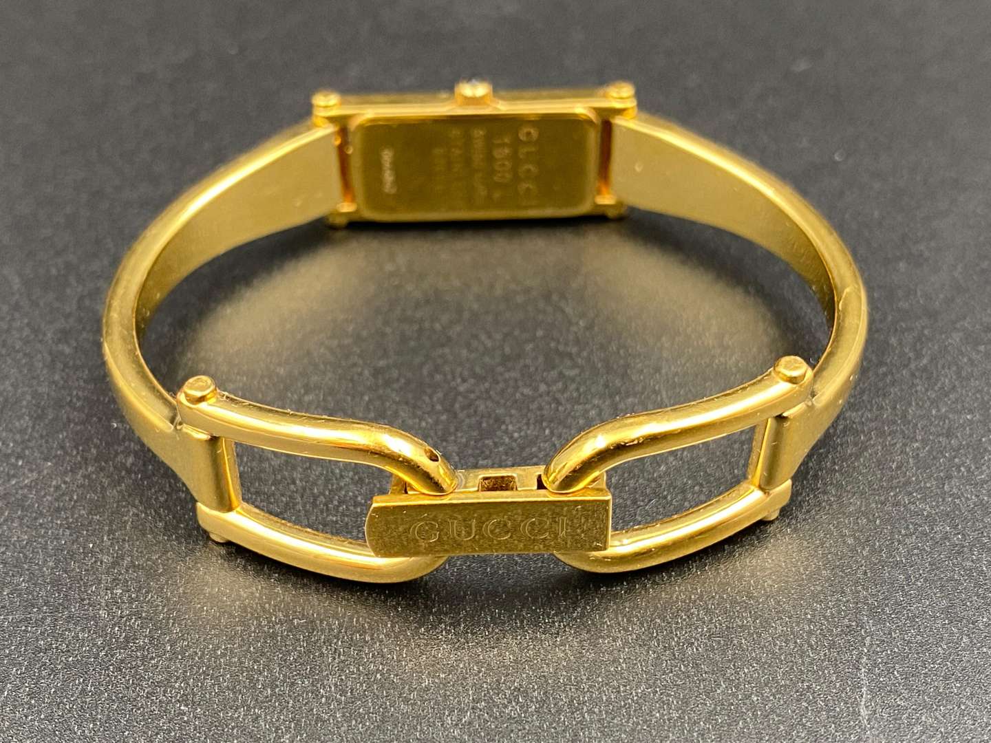 <p>GUCCI, modern gold plated quartz dress watch&nbsp;</p>