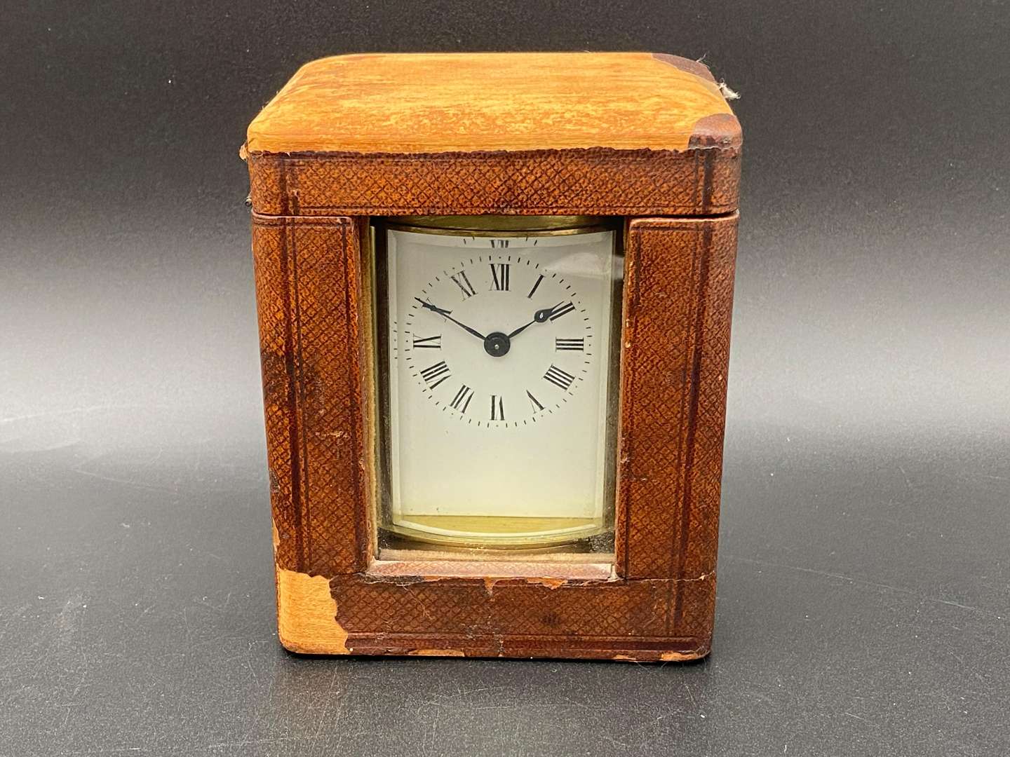 <p>EARLY 20th &nbsp;CENTURY OVAL CARRIAGE TIMEPIECE</p>