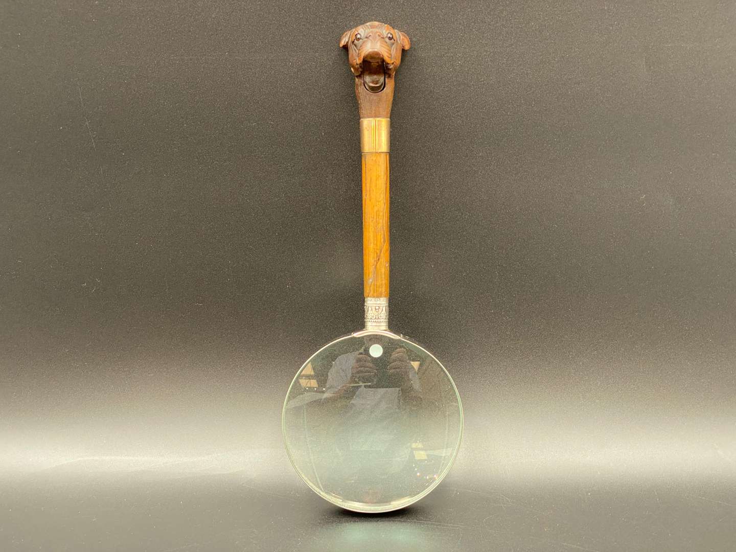 <p>DOG HANDLED MAGNIFYING GLASS</p>