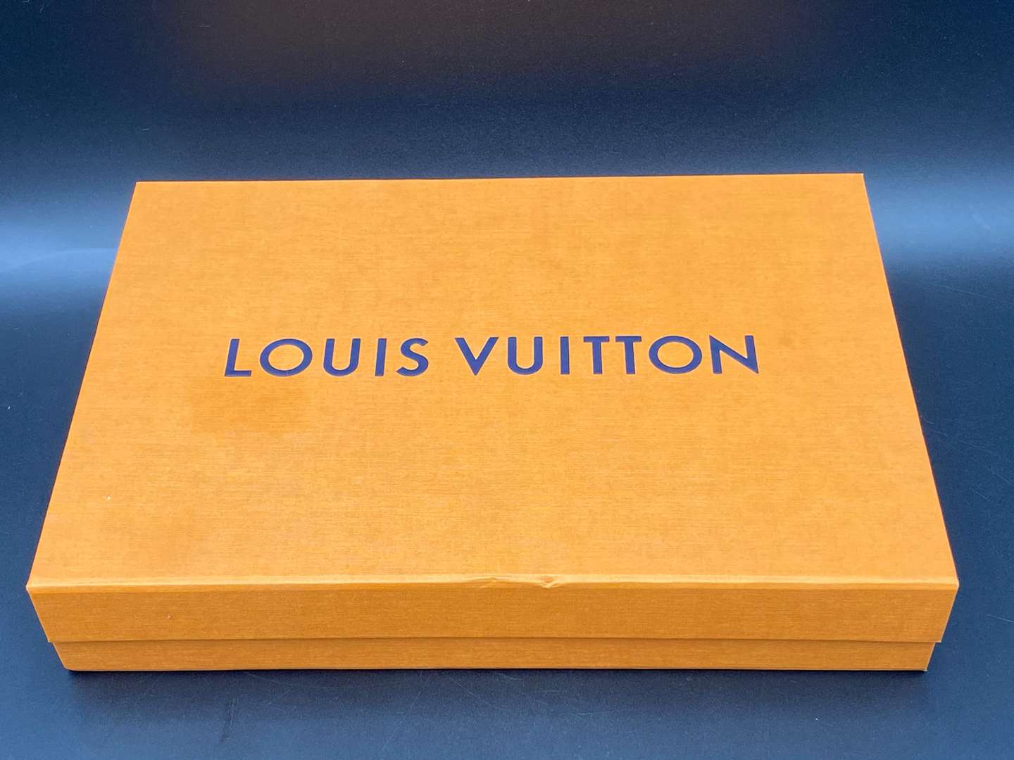<p>LOUIS VUITTON MONOGRAMME SCARF</p>