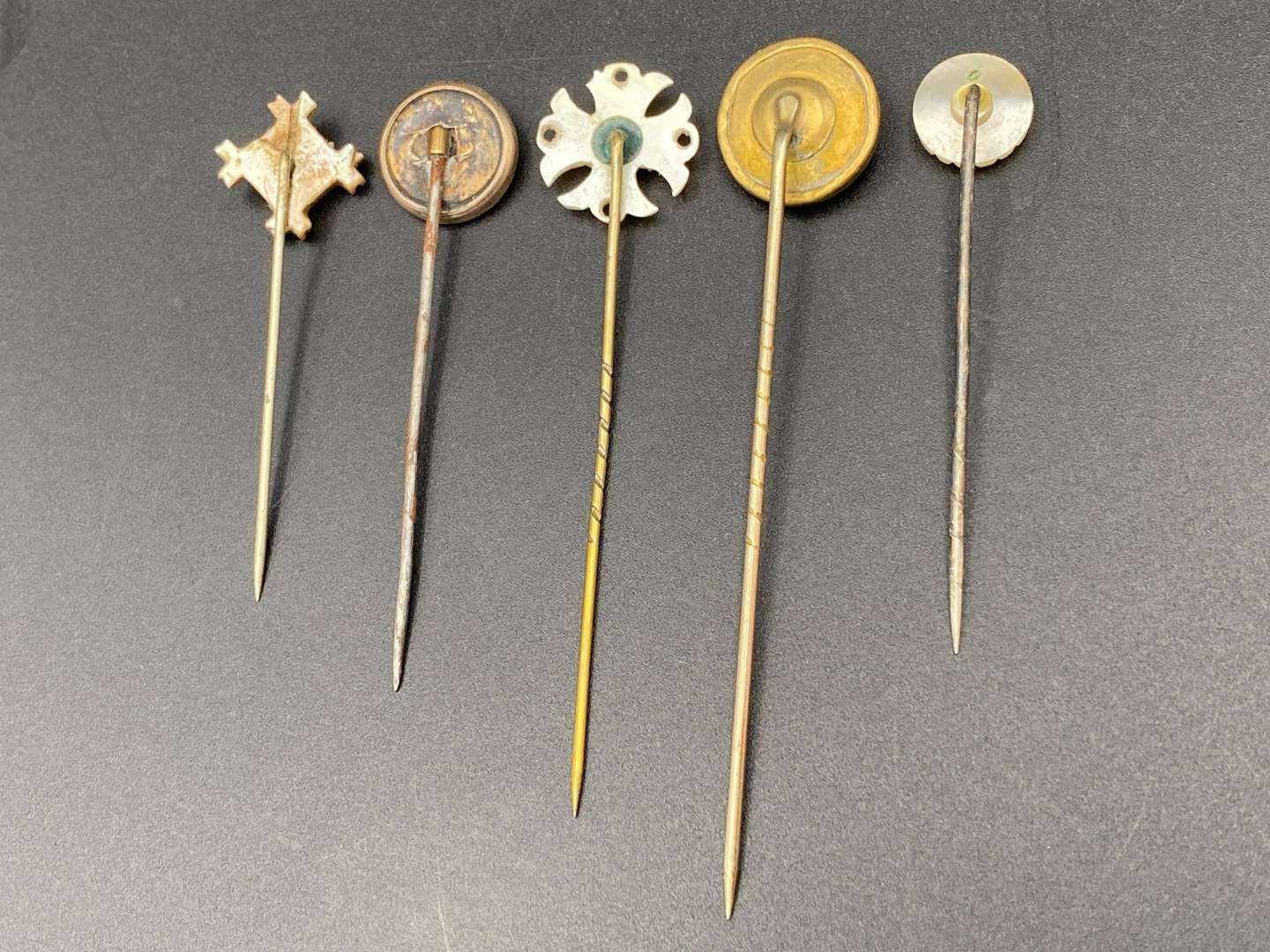 <p>STICK PINS X 5</p>