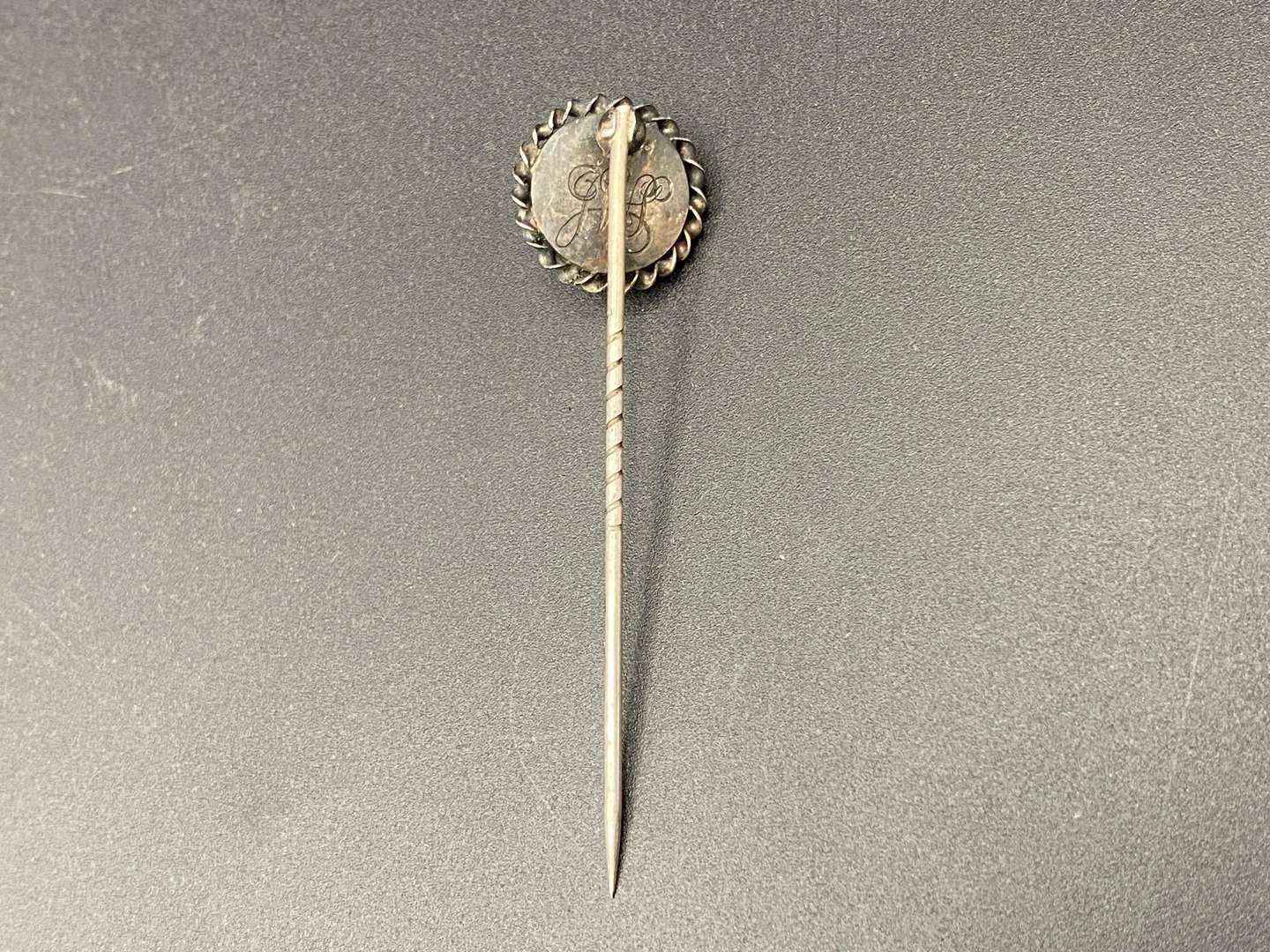 <p>CAMEO MOMENT0 MORI STICK PIN</p>