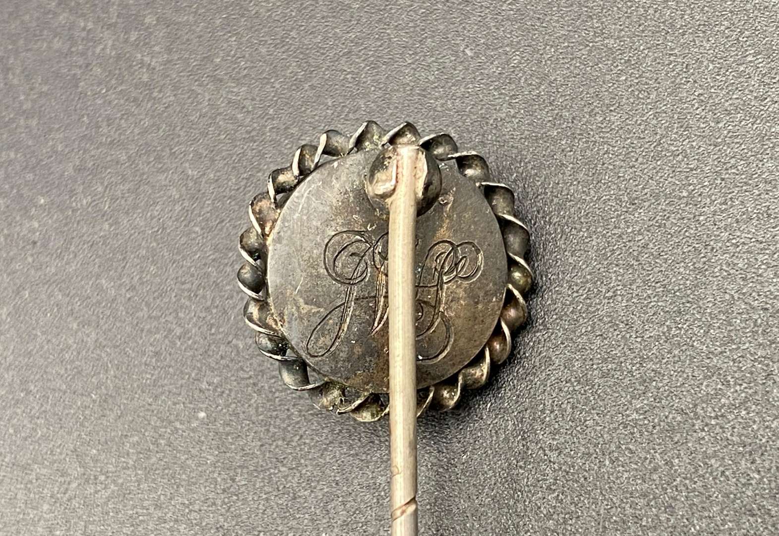 <p>CAMEO MOMENT0 MORI STICK PIN</p>