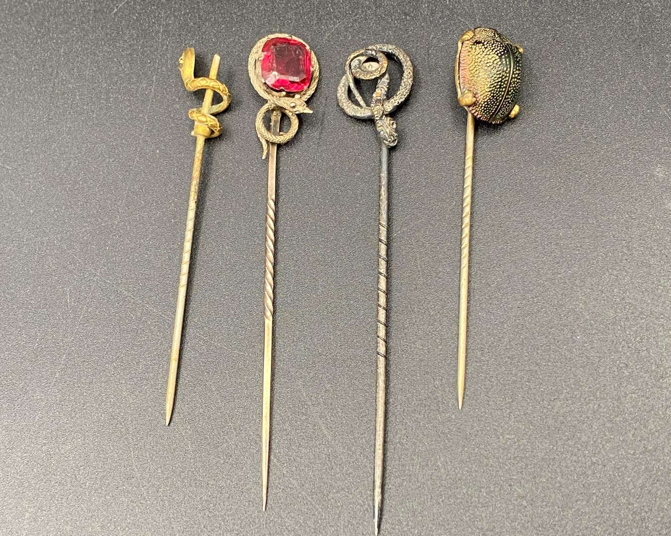 <p>STICK PINS X 4</p>