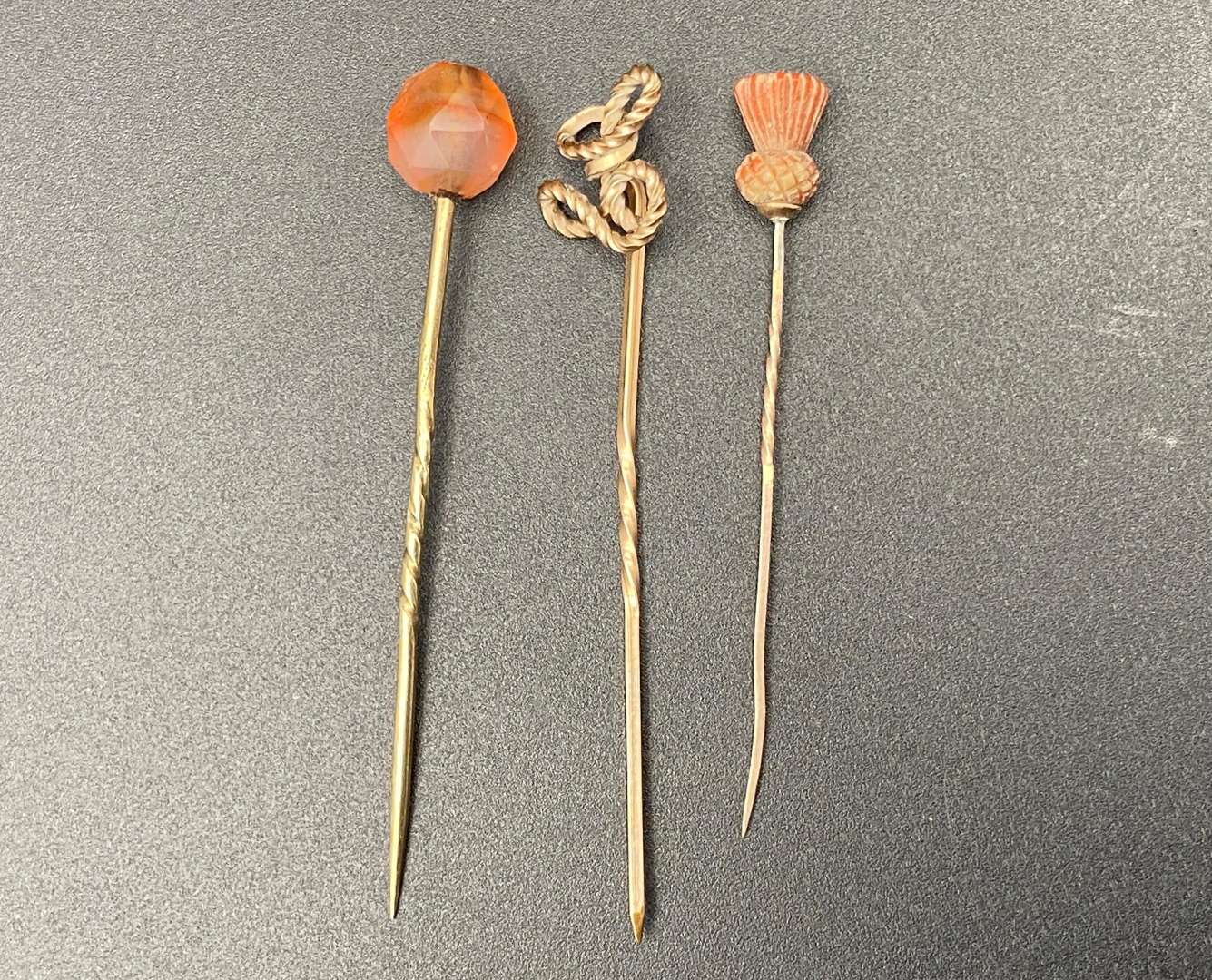 <p>STICK PINS X 3</p>