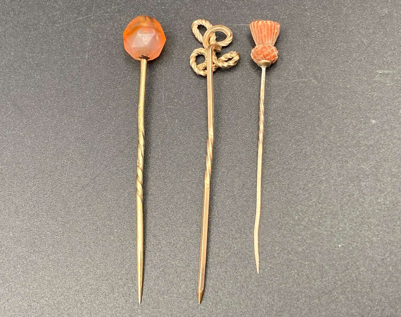 <p>STICK PINS X 3</p>