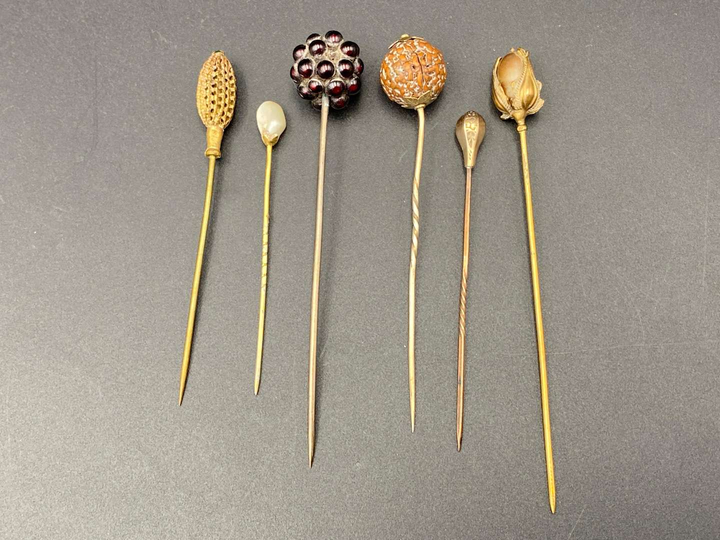 <p>STICK PINS X 6</p>