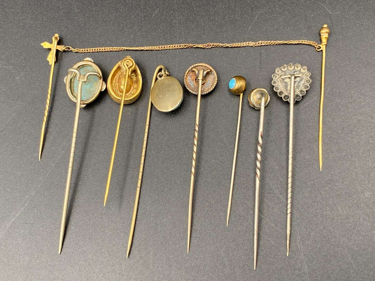 <p>STICK PINS X 7</p>