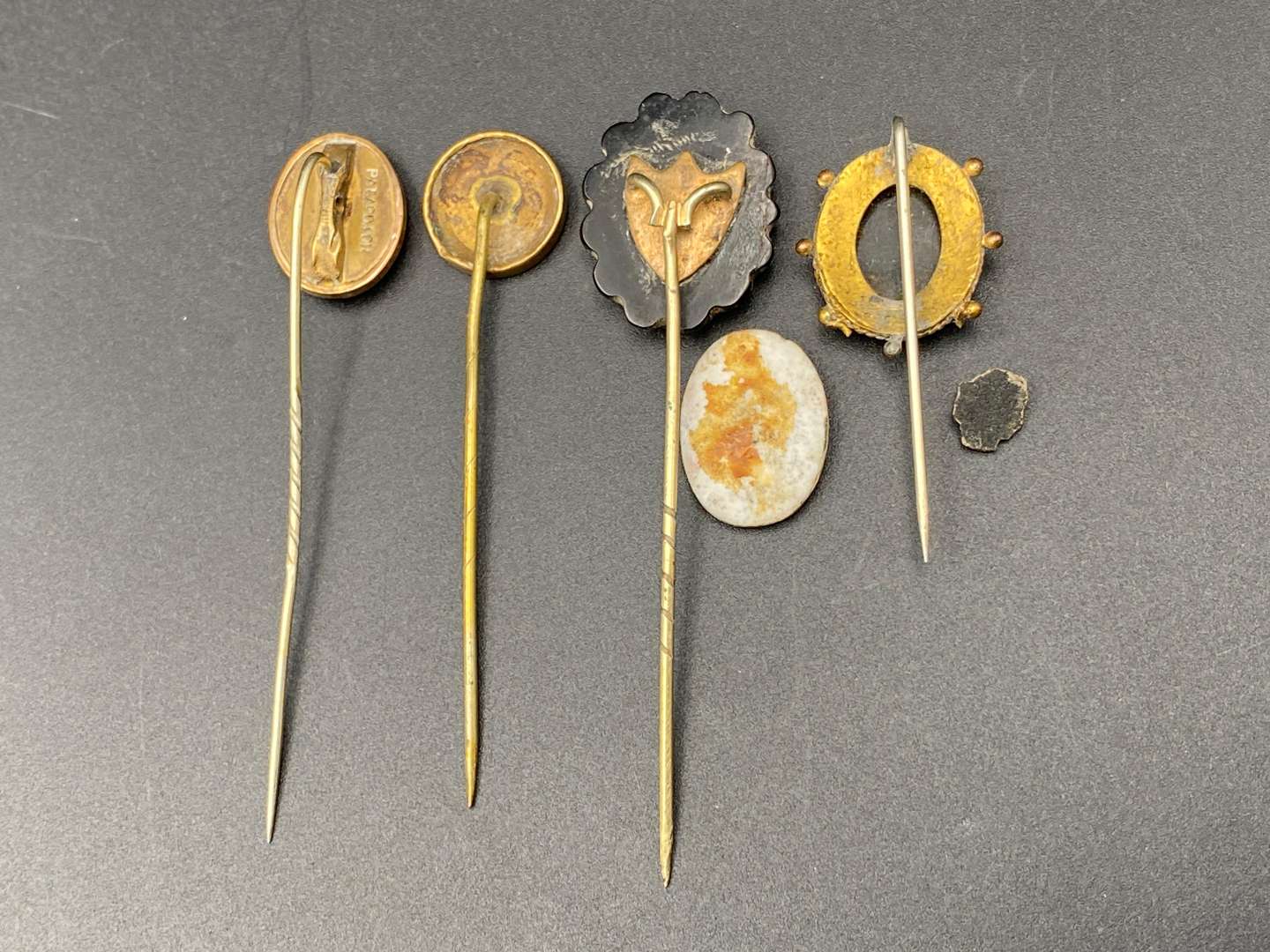<p>STICK PINS X 4</p>