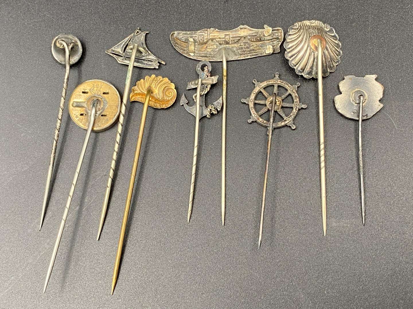 <p>STICK PINS X 9</p>