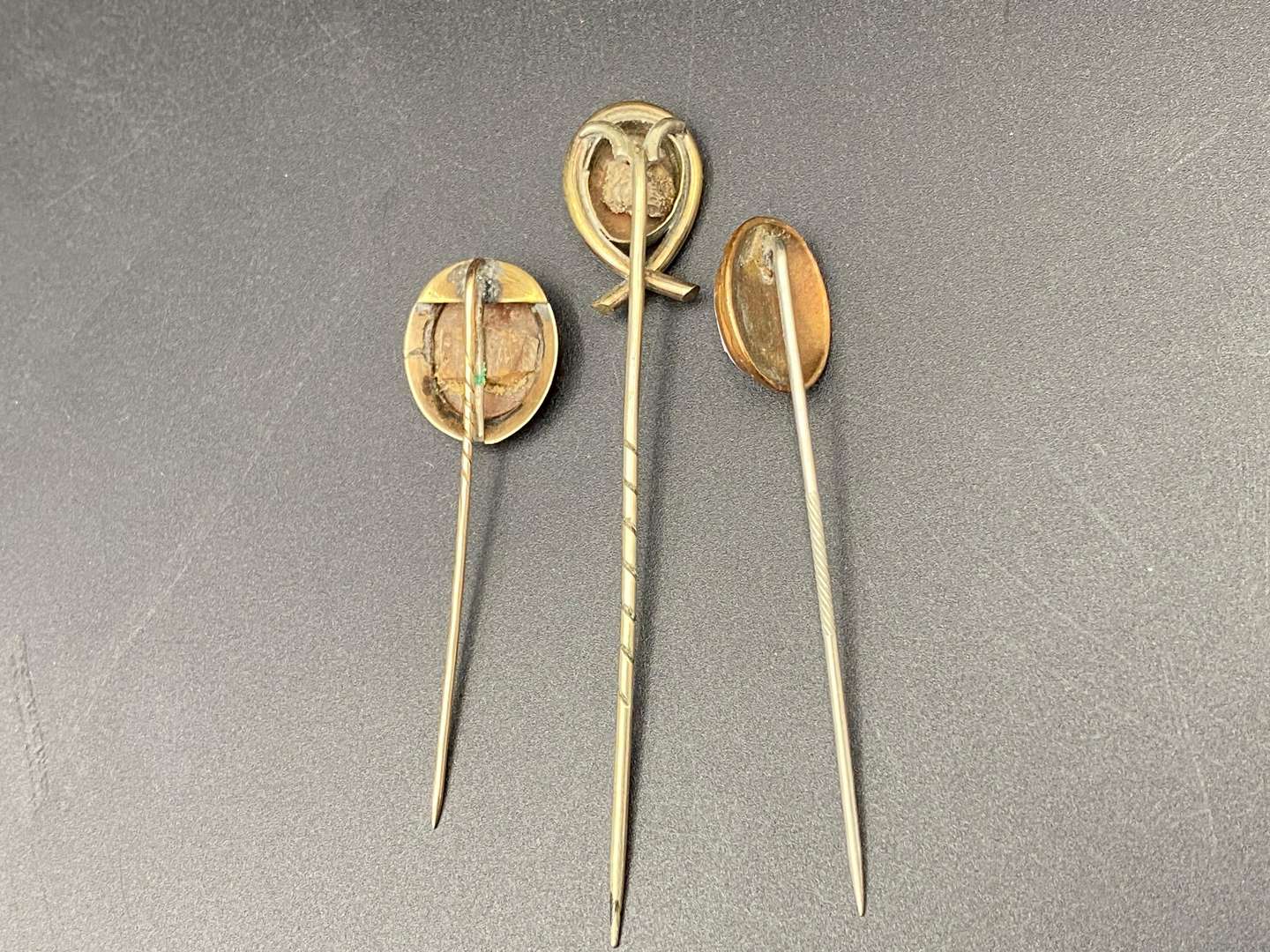 <p>STICK PINS X 3</p>